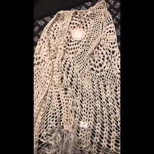 Sold ‼️Umgee knit cover still with tags